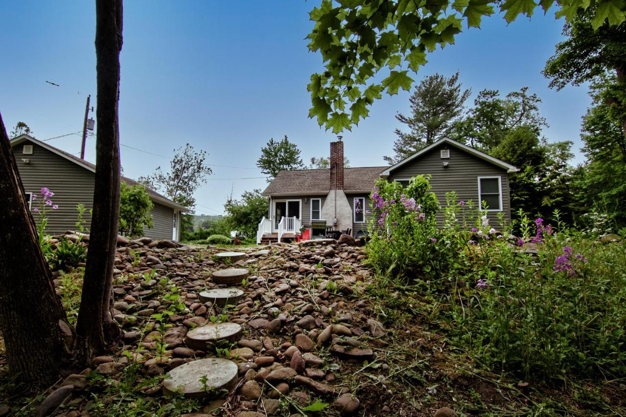 Cabin By The Creek With Private Creek Access 태너스빌 외부 사진
