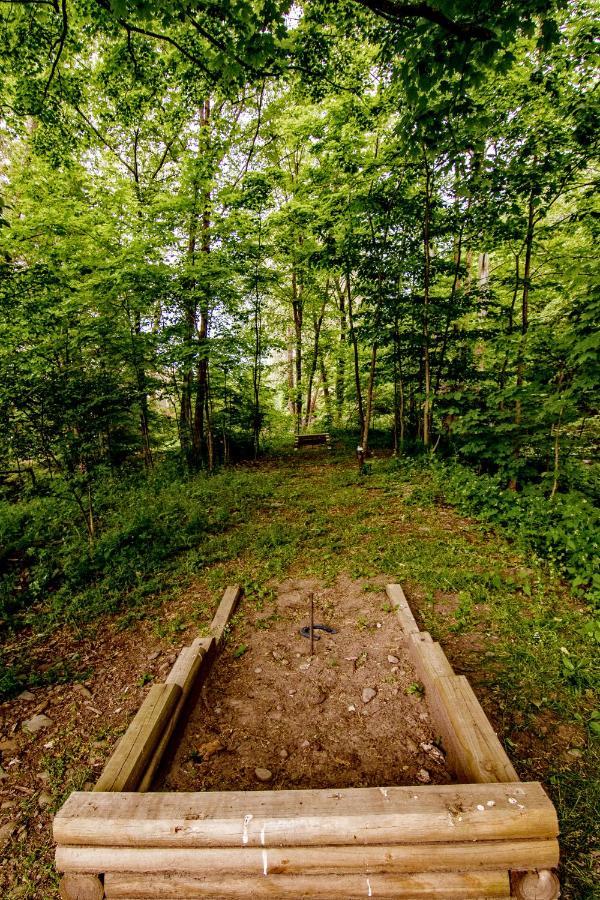 Cabin By The Creek With Private Creek Access 태너스빌 외부 사진