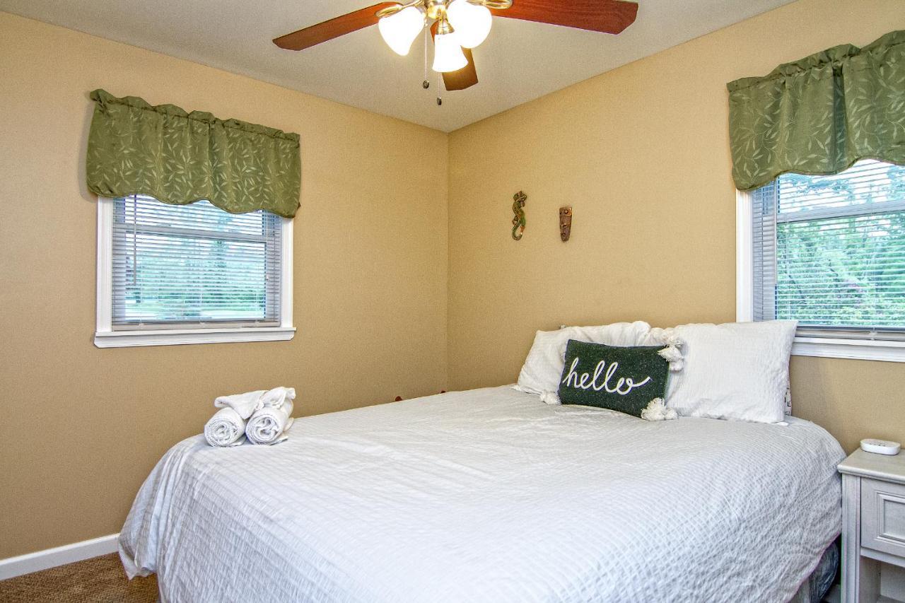 Cabin By The Creek With Private Creek Access 태너스빌 외부 사진