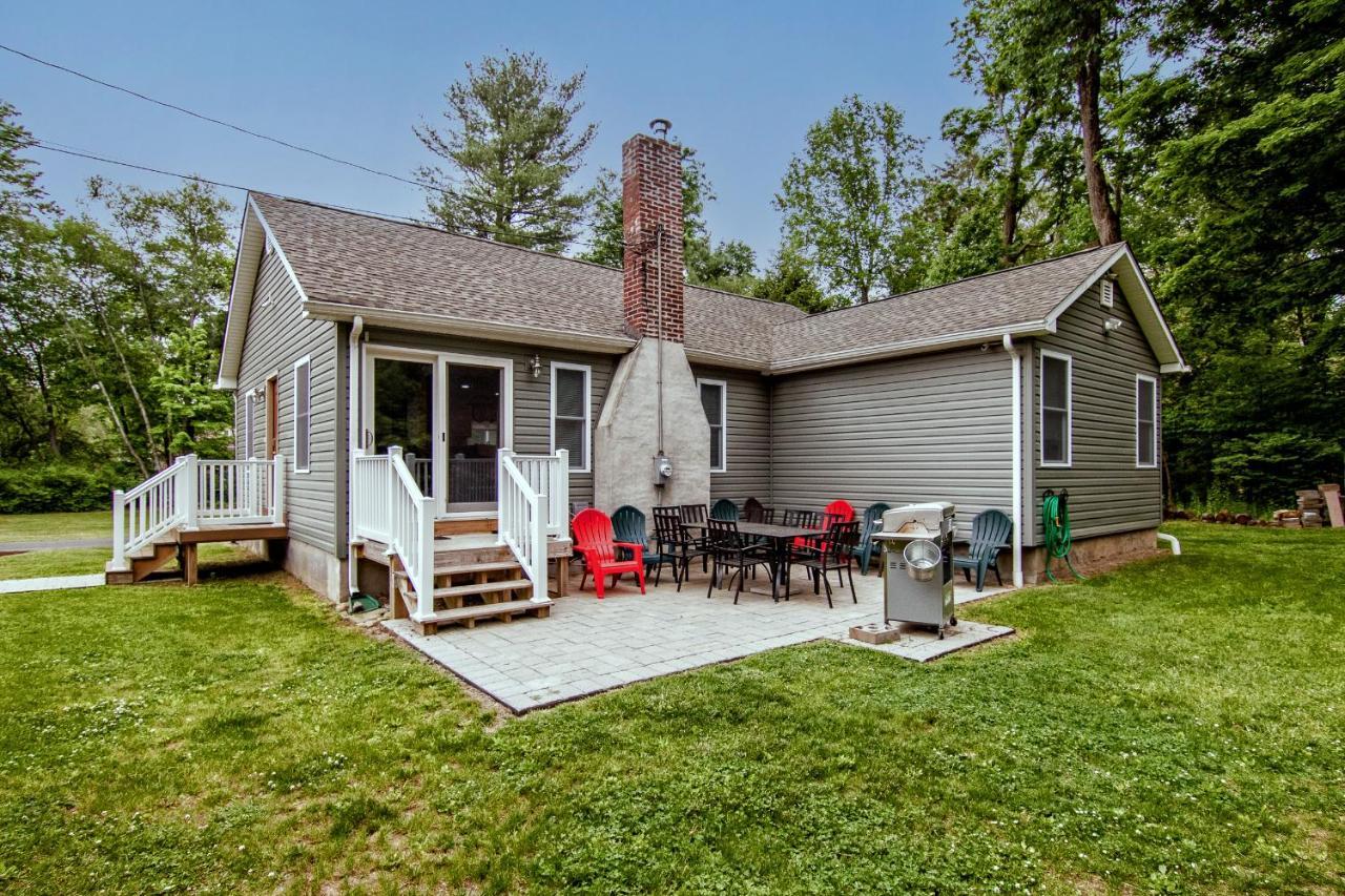 Cabin By The Creek With Private Creek Access 태너스빌 외부 사진